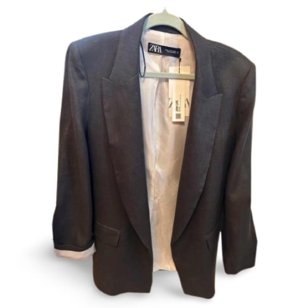 ZARA black linen straight cut blazer, Lapel collar with long sleeves. Size XL.